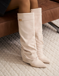 Noireve -The White Boots 03