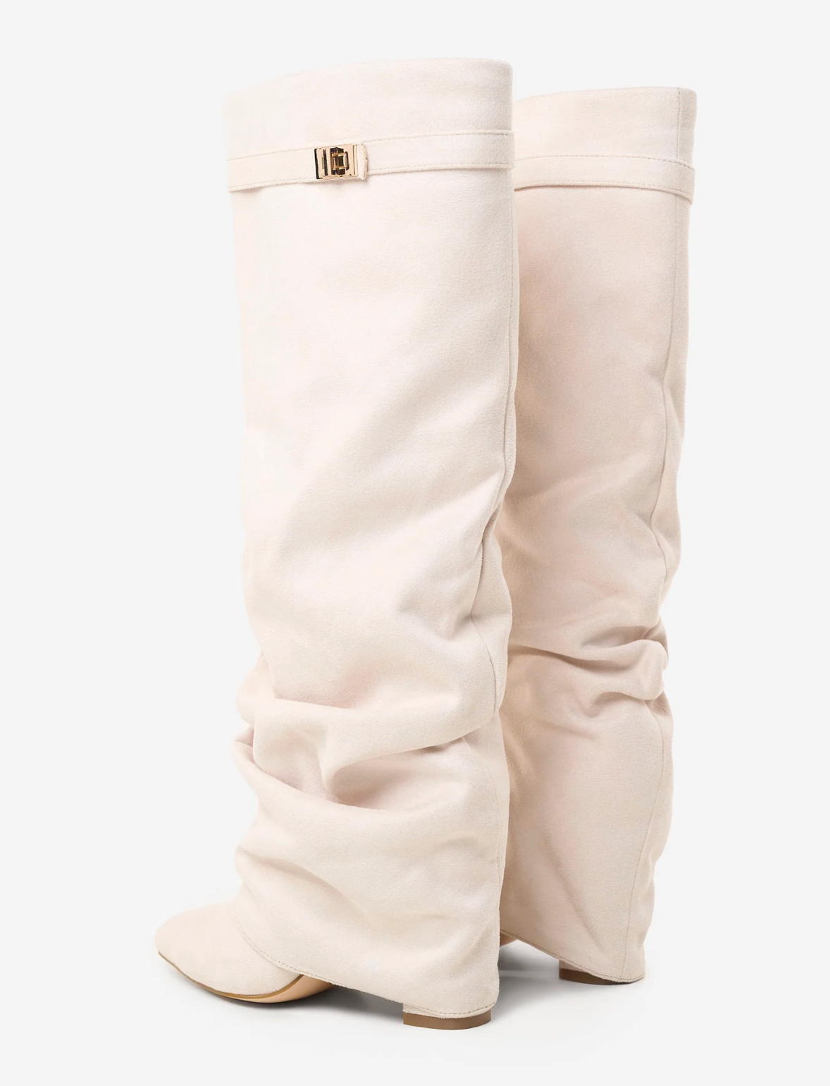 Noireve -The White Boots 03