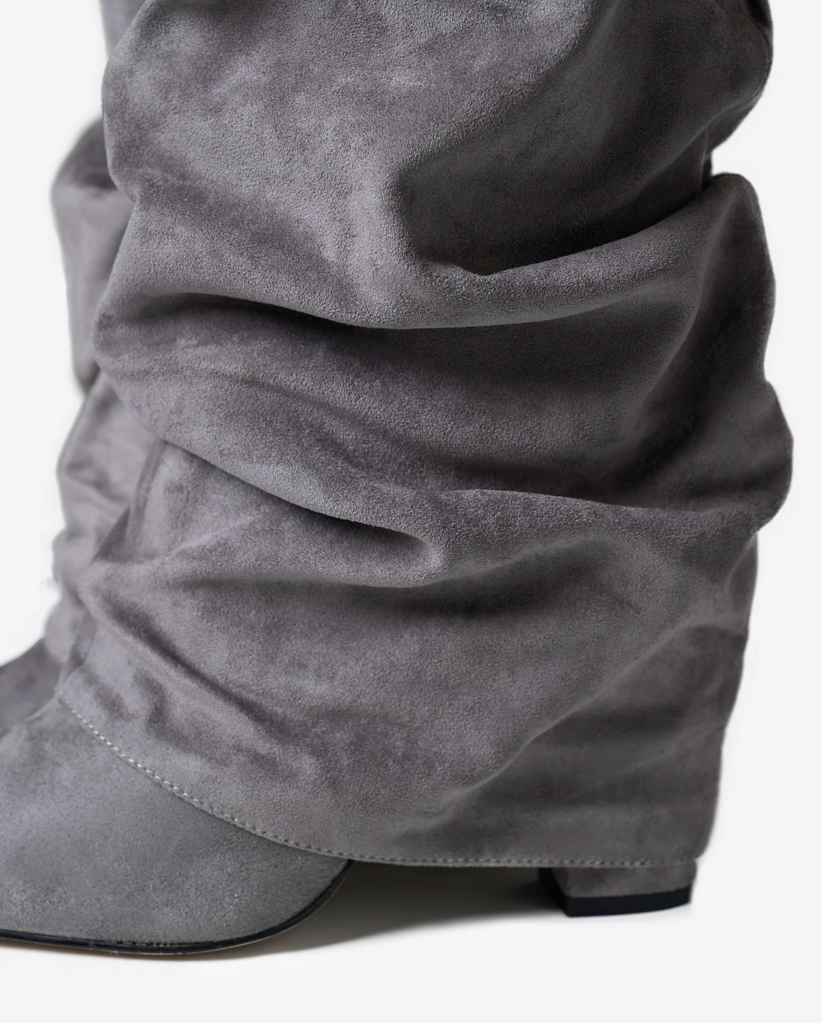 Noireve - The Grey Boots 03