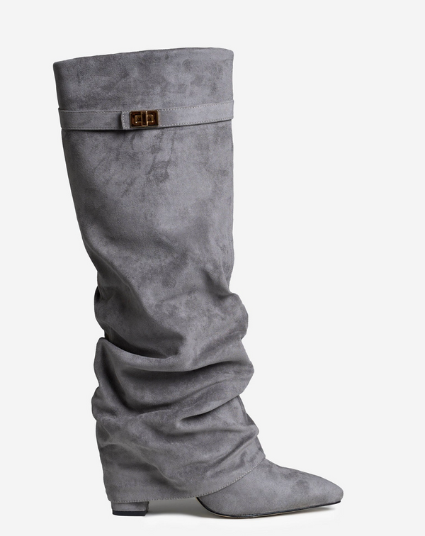 Noireve - The Grey Boots 03