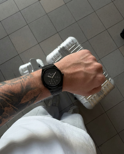 Who Cares I’m Late – All Black